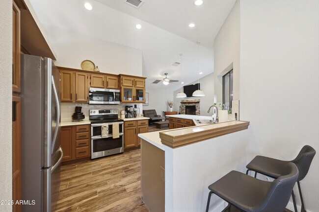 Building Photo - 10432 W Avalon Dr