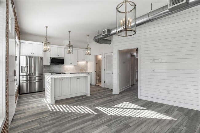 Building Photo - 791 Wylie St SE