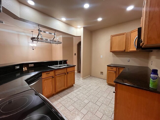 Building Photo - Gated Entry 5 bedroom, 3.5 Bath Home on 16+ Acres in Cleburne - Bring your horses and cattle!