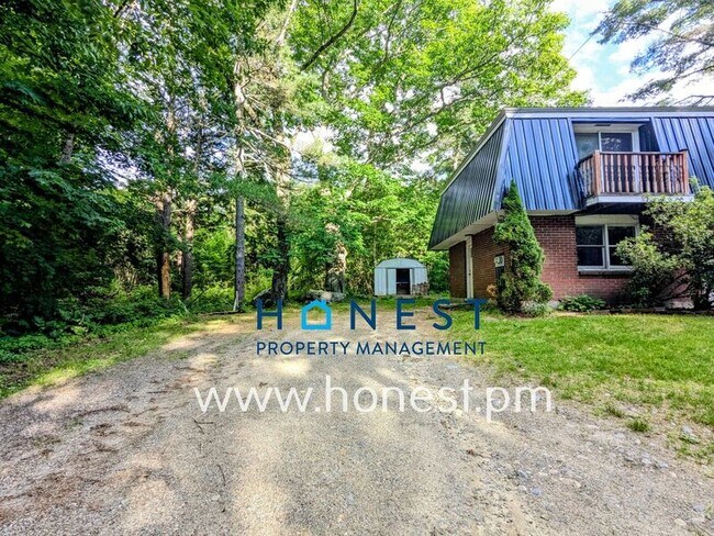 Building Photo - 1074 Hallowell Litchfield Rd