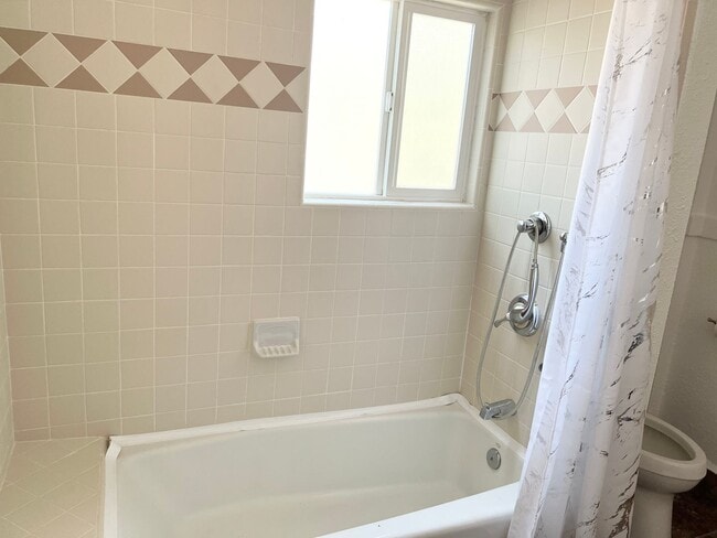 Building Photo - Charming 2 Bedroom, 1 Bath Home in Tower District