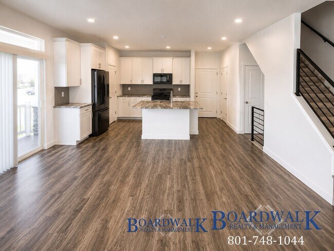 Building Photo - 5623 Coastal Ridge Ln