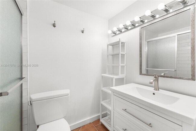 Building Photo - 2600 NE 135th St
