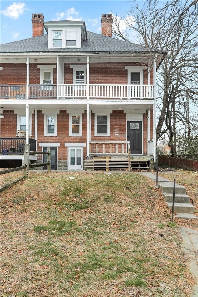 Building Photo - 1052 Edgar Ave