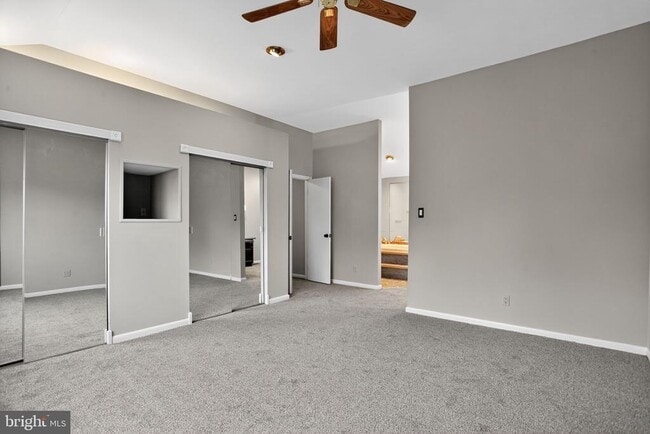 Building Photo - 11 Grant Dr