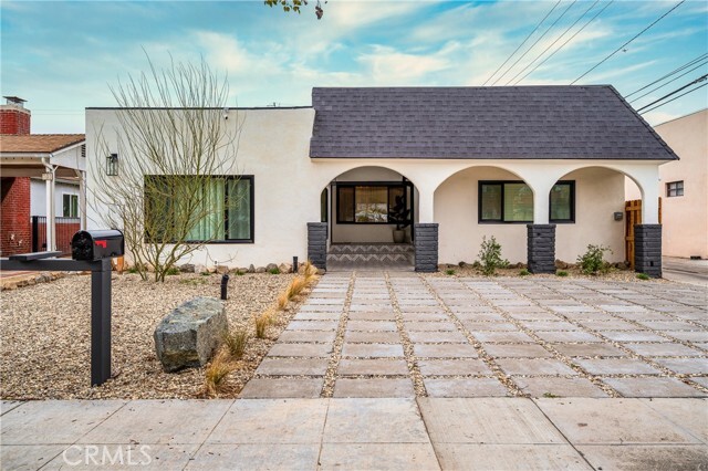 Primary Photo - 735 N Frederic St