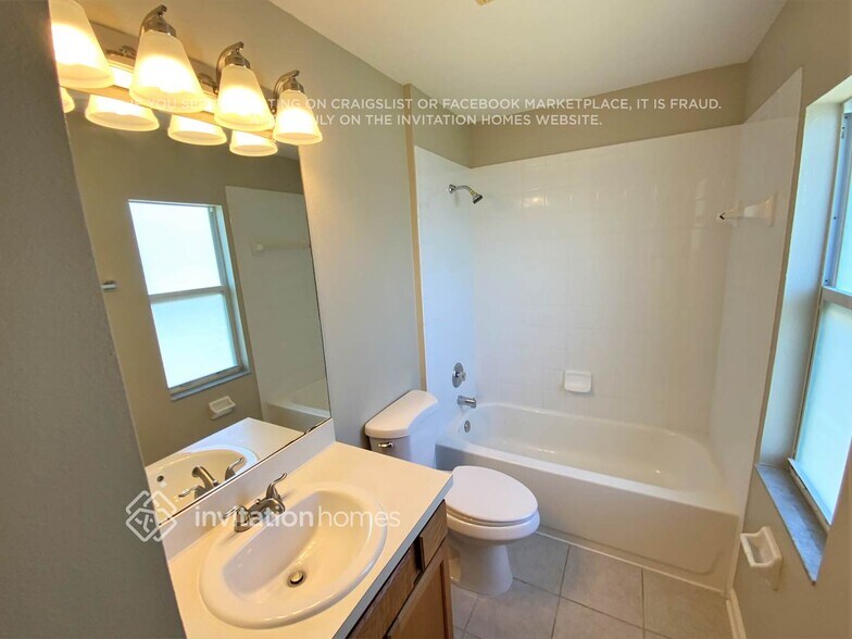 Building Photo - 11513 Misty Isle Ln