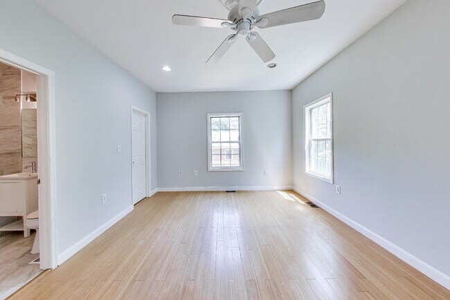 Building Photo - Spacious Deanwood Single-Family Home with Off-Street Parking