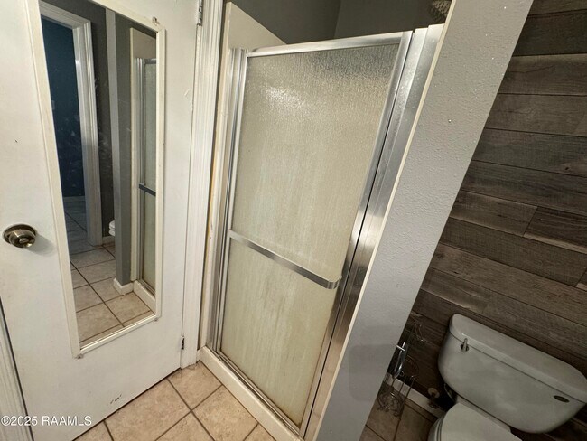 Building Photo - 107 Village Ln