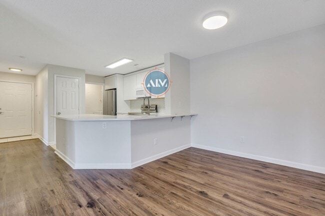 Building Photo - Welcome to 1117 Westbury – Modern Living w...