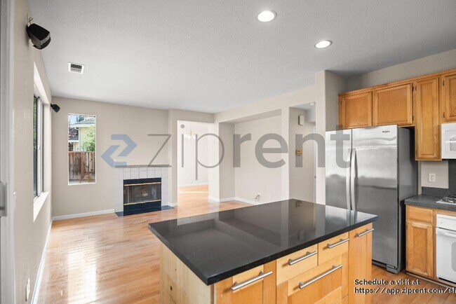 Building Photo - 514 Issac Ct
