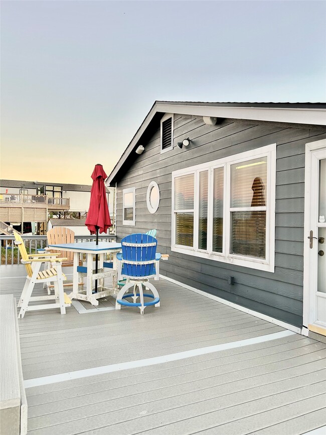 Building Photo - 1256 Canal E