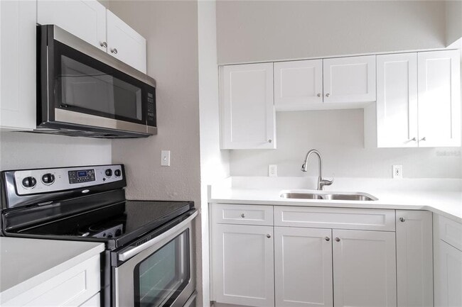 Building Photo - 3404 Paris Pl