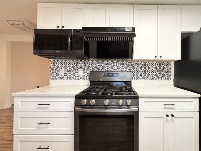 Building Photo - 11299 Woodhill Dr