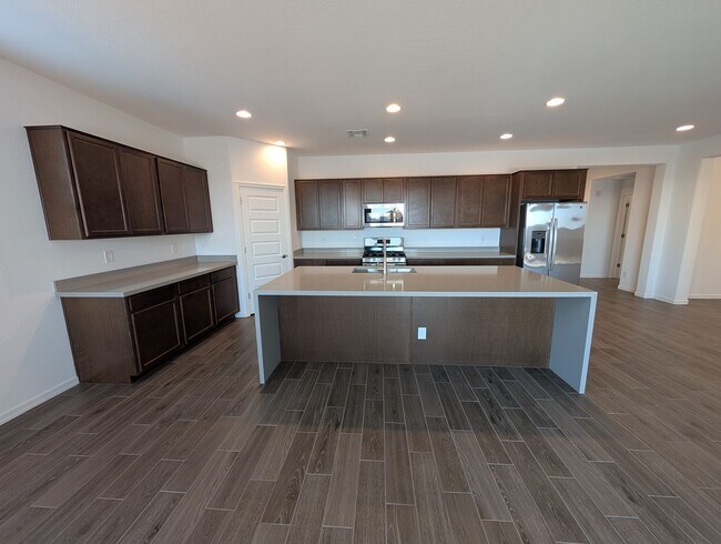Building Photo - 4 Bedroom 3 Bathroom Parkside Los Cielos Home