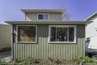 Building Photo - 575 E Drayton St