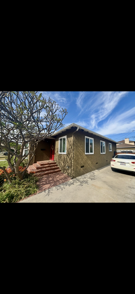Building Photo - 5134 Adenmoor Ave