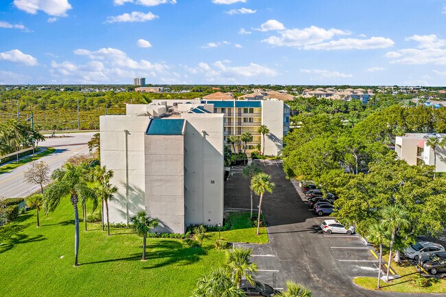 Building Photo - 1605 S US Hwy 1