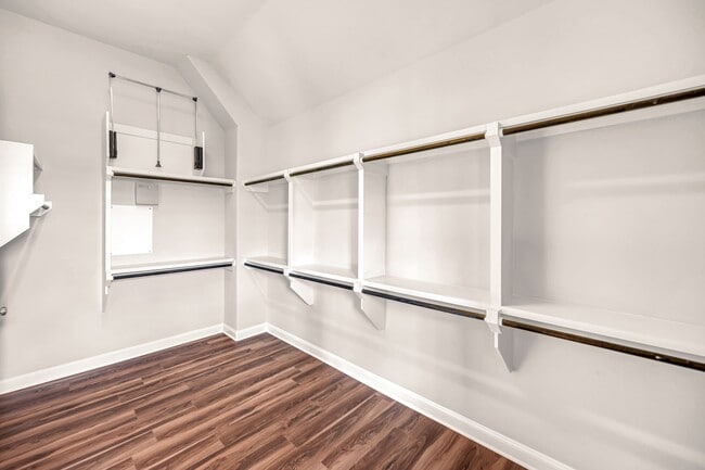 Building Photo - 9644 Knight Rd