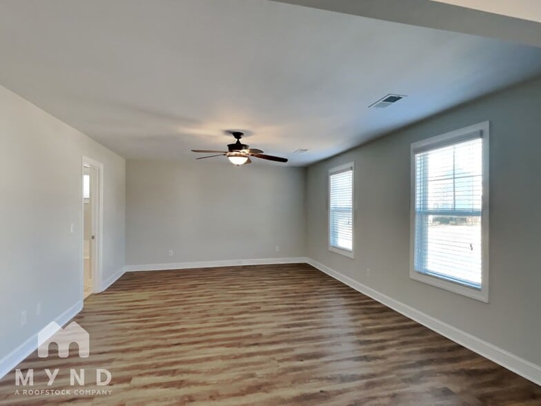 Building Photo - 1212 Silver Farm Rd