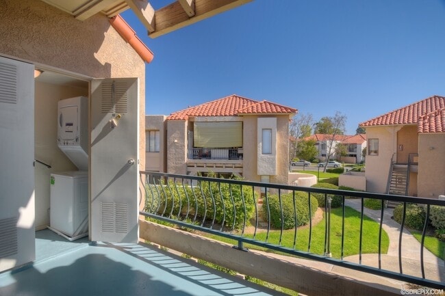 Building Photo - Upper level 2BR/2BA Condo for rent in Mira Mesa!