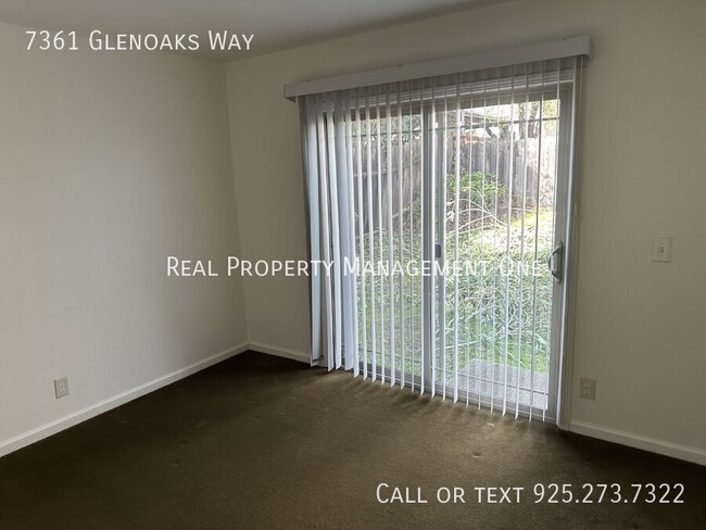 Building Photo - 7361 Glenoaks Way