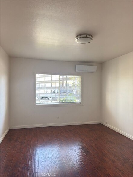 Building Photo - 615 S Almansor St
