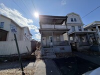 Building Photo - 536-536 Alder St