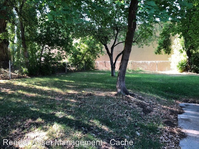 Building Photo - 62 E 300 N