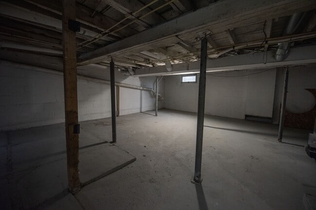 Building Photo - 16781 Akron St