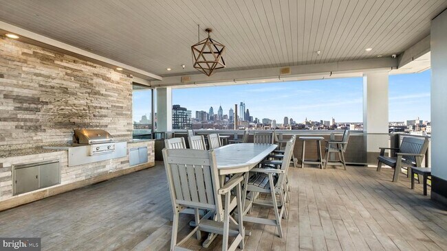 Building Photo - 235 N Christopher Columbus Blvd