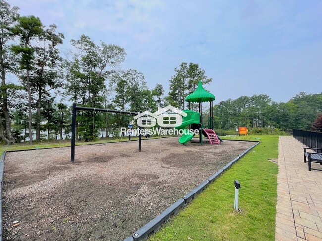 Building Photo - 1724 Defiance Dr