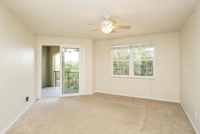 Building Photo - 1005 Bella Vista Blvd