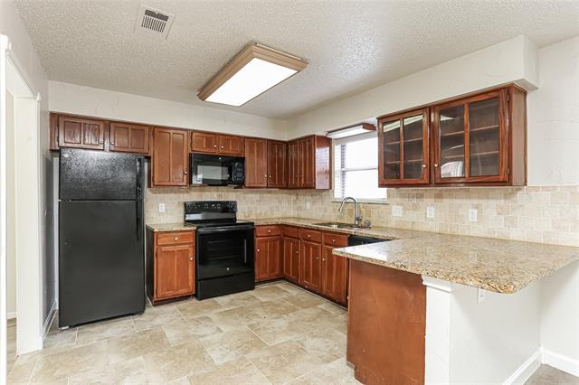 Building Photo - 8913 Doliver Dr