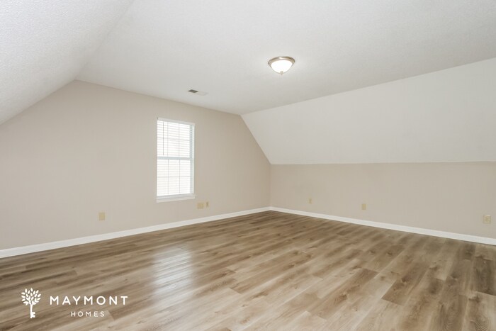 Building Photo - 4130 Course View Cove