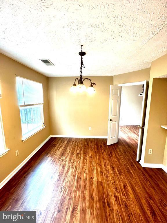 Building Photo - 4306 Lord Fairfax Ct