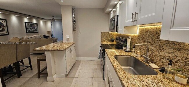 Building Photo - 18081 Biscayne Blvd