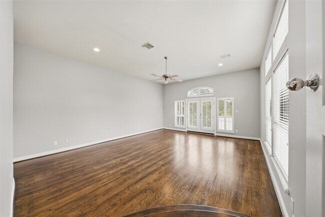 Building Photo - 2304 Albans Rd