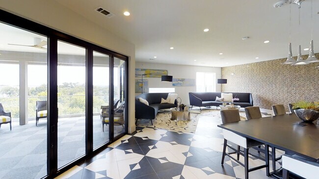 Building Photo - 110 W CityLine Dr