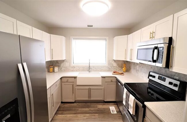 Building Photo - 5733 Waterwood Dr