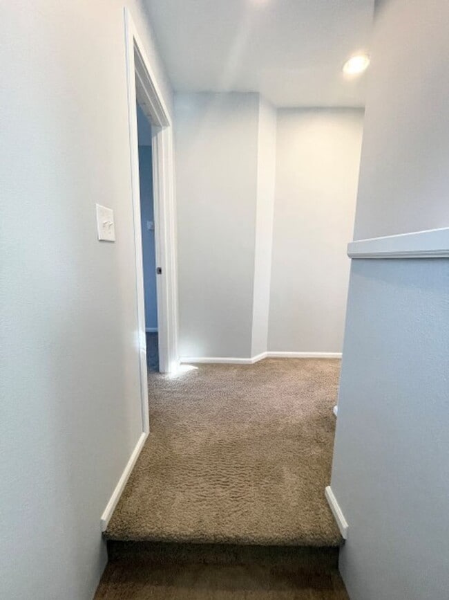 Building Photo - 3bd/3.5ba Bothell Townhouse