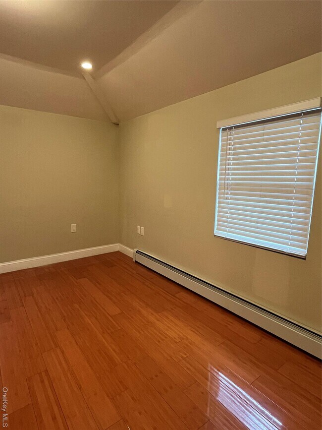 Building Photo - 164-14 115th Ave