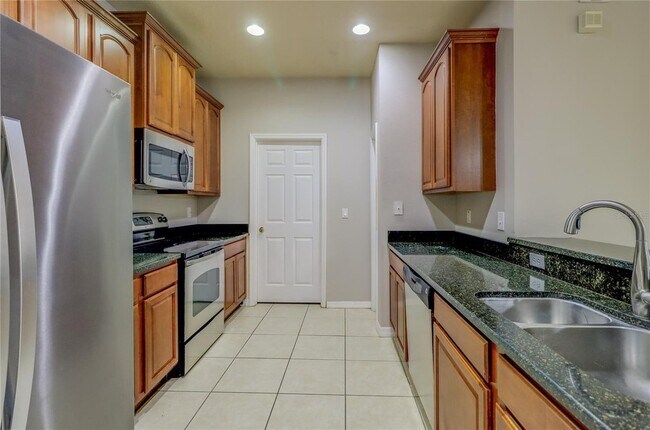 Building Photo - 20109 Indian Rosewood Dr