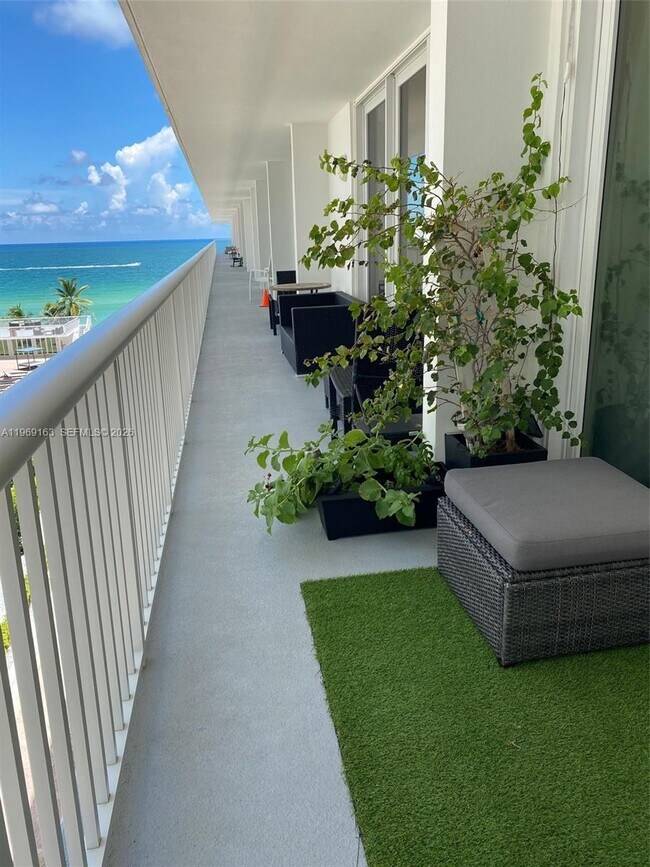 Building Photo - 5401 Collins Ave