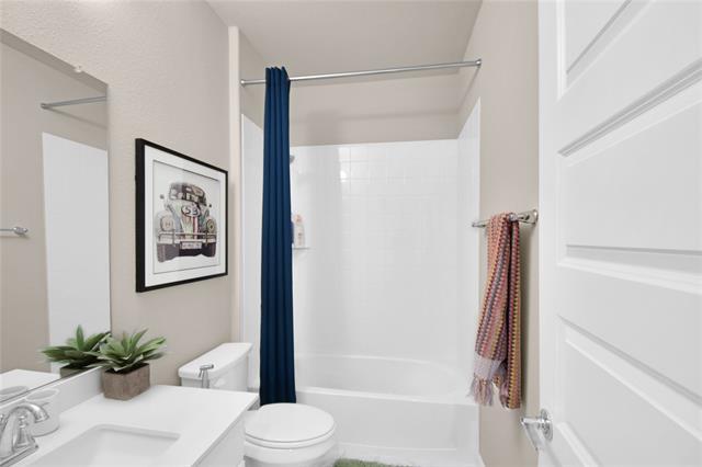 Building Photo - 1901 Crestwood Ln