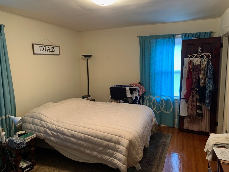 Building Photo - 1358 Herlin Pl