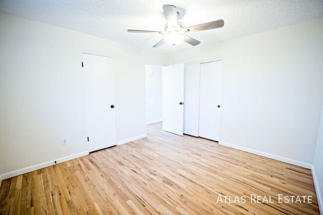 Building Photo - NEWLY RENOVATED - Beautiful 2bed, 1bath in...