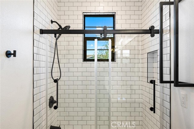 Building Photo - 147 Jaripol Cir