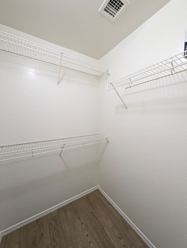 Building Photo - AVAILABLE NOW!!! - Roomy single story 4 bedroom home for rent in Pecan Creek!