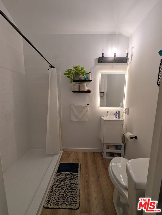 Building Photo - 2330 Ashland Ave